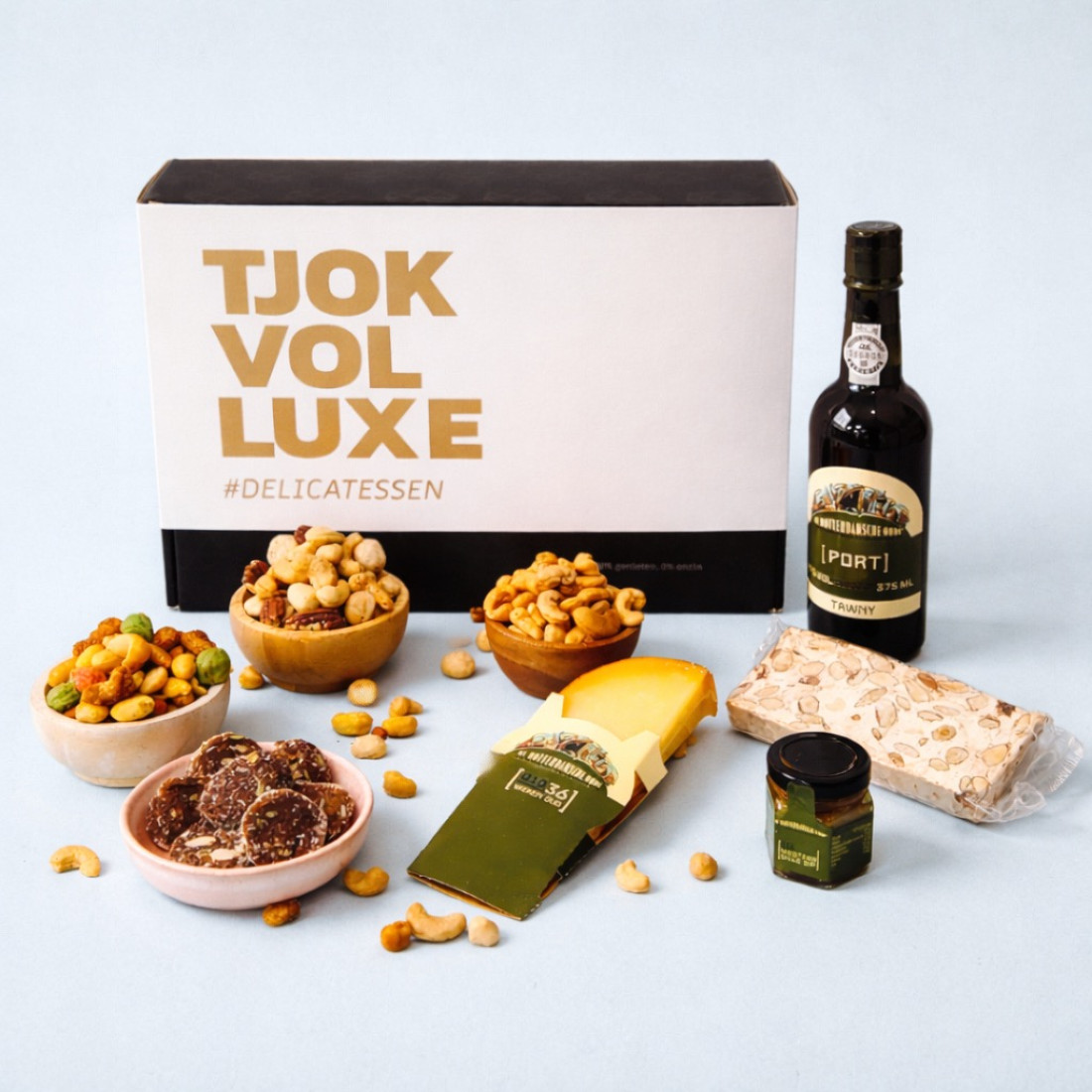 Luxe cadeaupakket Noten, Kaas & Port