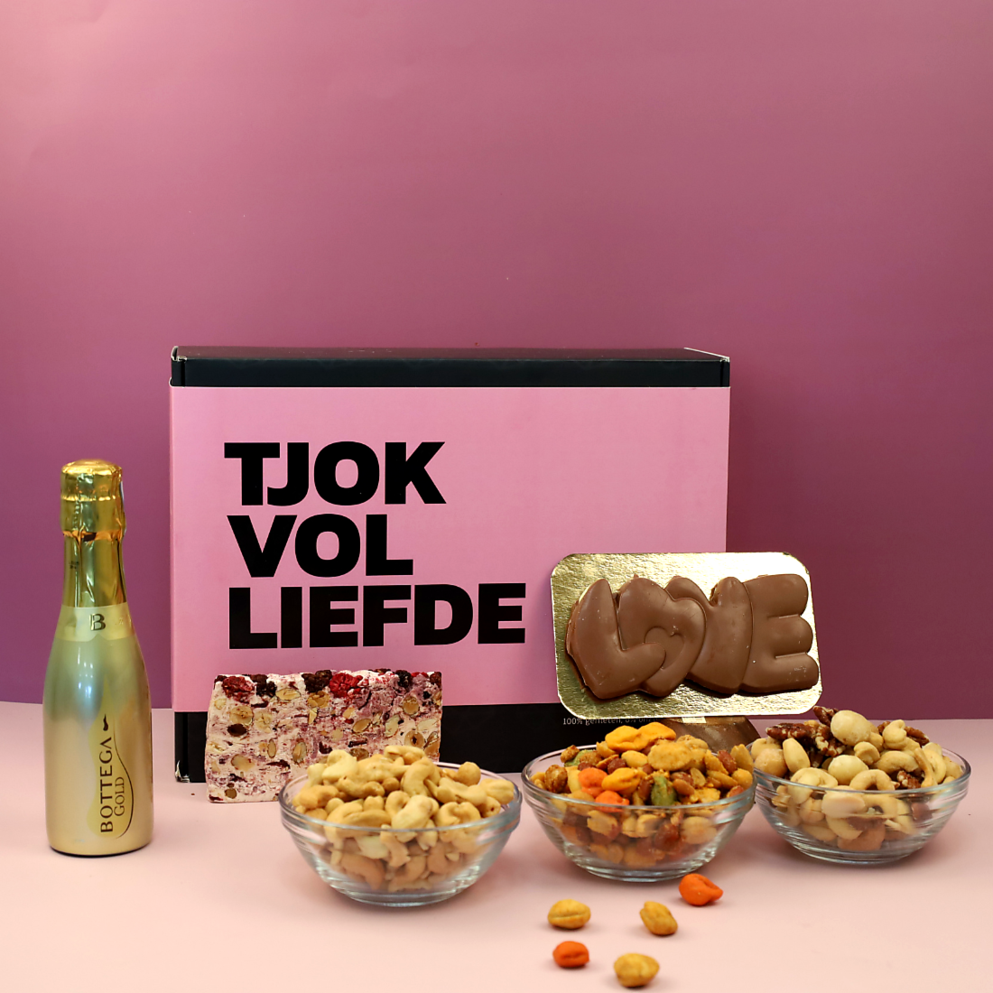 Tjokvol liefde cadeau pakket met  bubbels