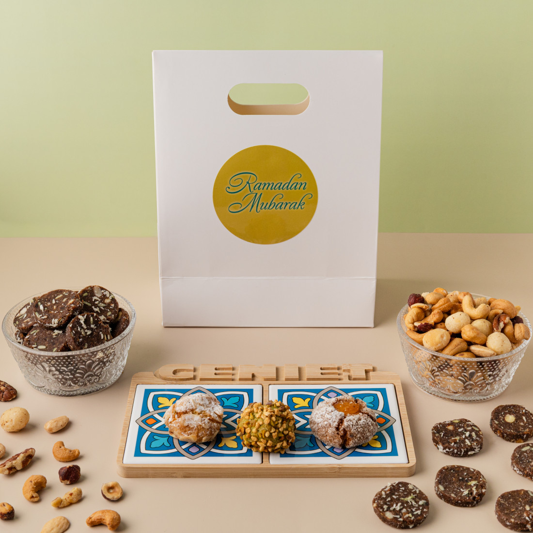 Ramadan cadeau met Iftar hapjesplank